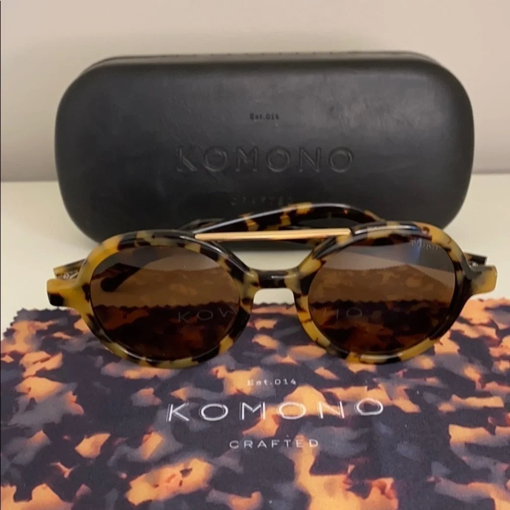 New Komono Sunglasses Vivien Tortosie gold brown round